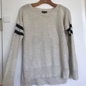 American Eagle Light Sweater